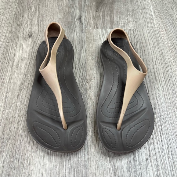 Crocs Sexi Serena Flip Brown Thong Sandals Women's Size 6 Comfort T-Strap - Picture 2 of 5